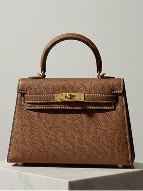 19CM Classic Epsom Leather Top Handle Mini Bag - Toasted Oat